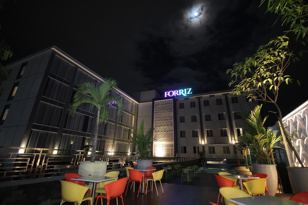 Forriz Hotel Yogyakarta Exterior foto